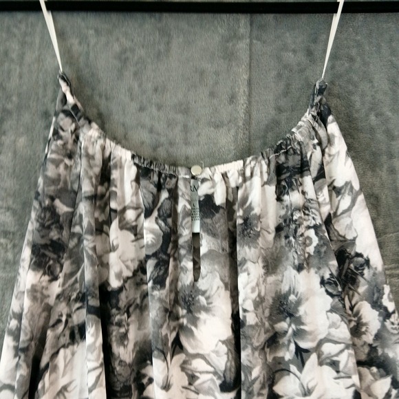 NWT Carmen Marc Valvo Blouse Womens L Gray Floral Long Sleeve Off Shoulder Top - Picture 4 of 6